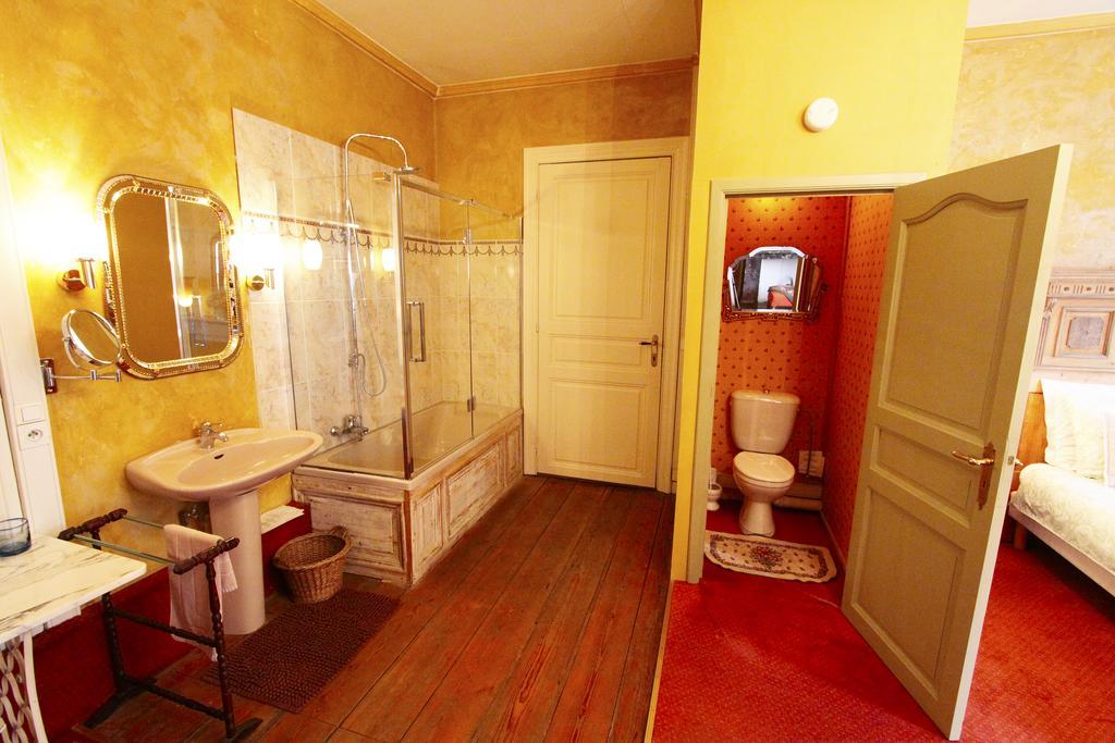 Home Fleuri Guesthouse Брюж Стая снимка
